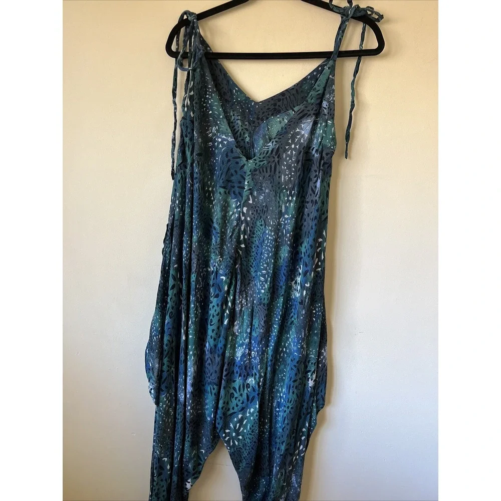 Free People el Porto Harem Jumpsuit Blue Green SIZE M Rayon Cover-up  Romper